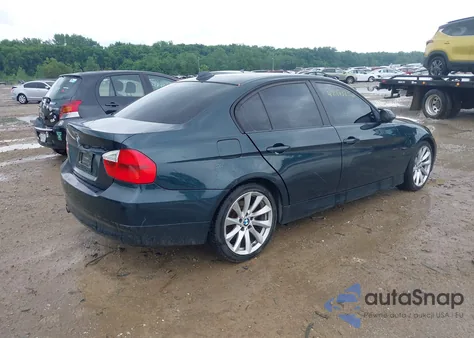 2006 BMW 325Xi z USA, uszkodzony, nr VIN WBAVD13546KT80140